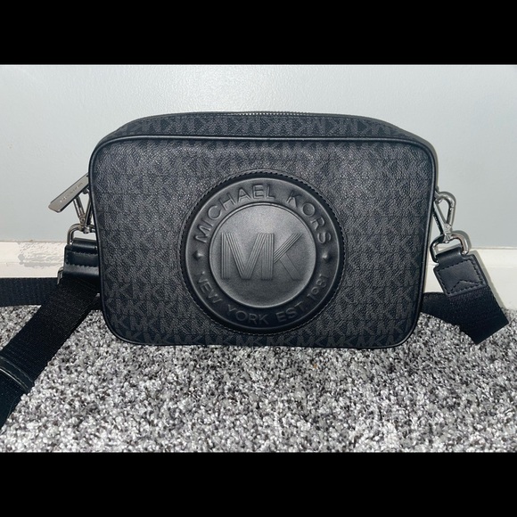 michael kors purse & wallet - Picture 2 of 8